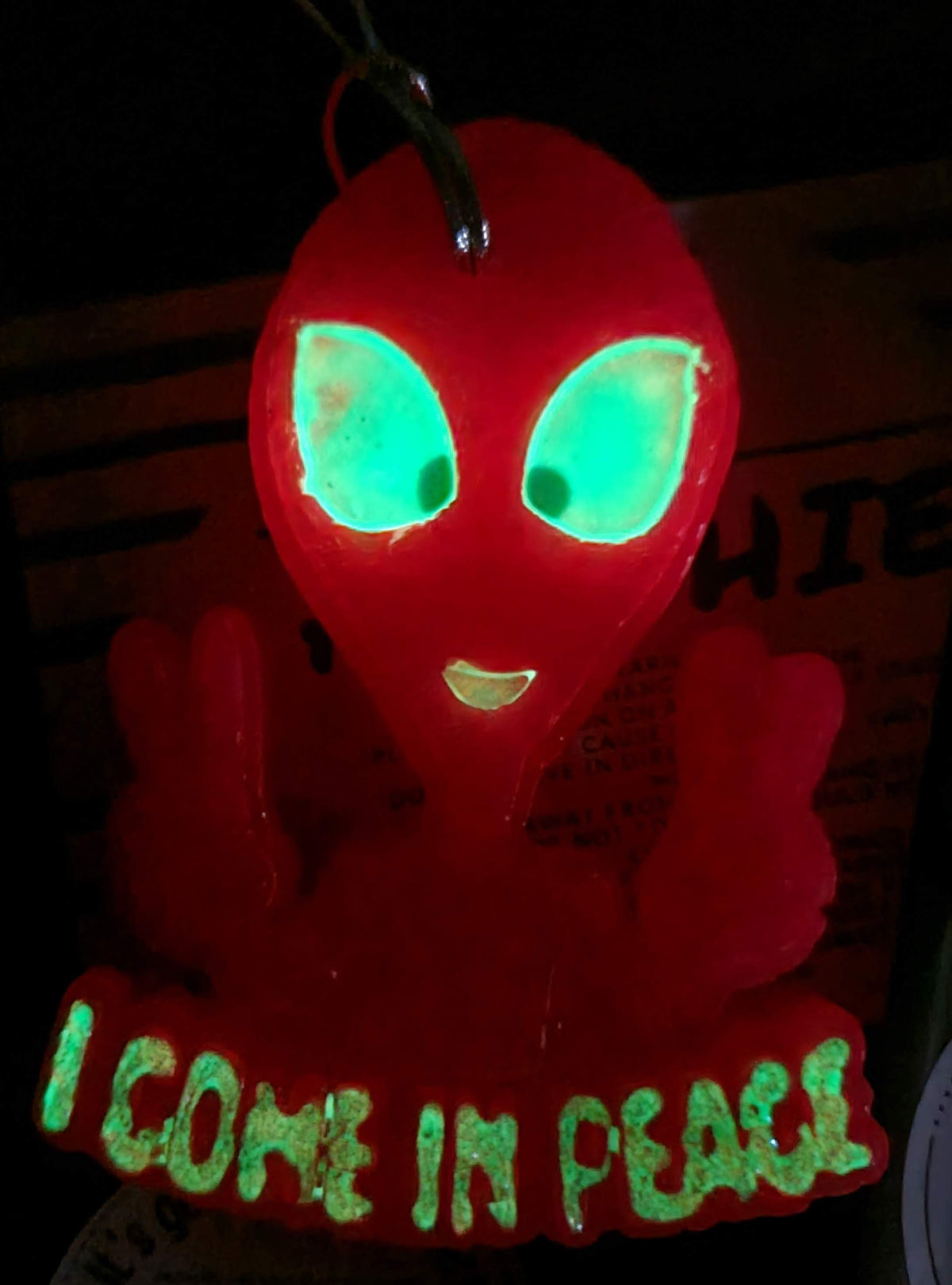 Glow-in-the-dark alien I Come in Peace freshie